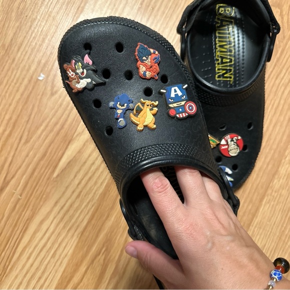 Crocs Batman Velcro Back Strap Men’s 7 Womens 9 Black Clog Slip On Shoes - Picture 3 of 7